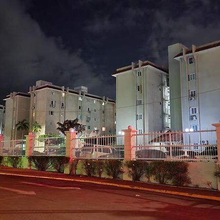 Oaklands Oasis Kingston Exterior foto