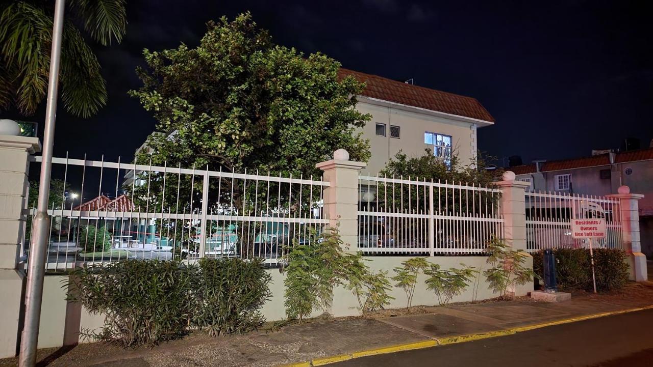 Oaklands Oasis Kingston Exterior foto